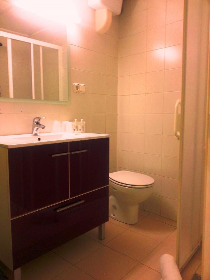 Residencia Universitaria Tagaste Barcelona Room photo